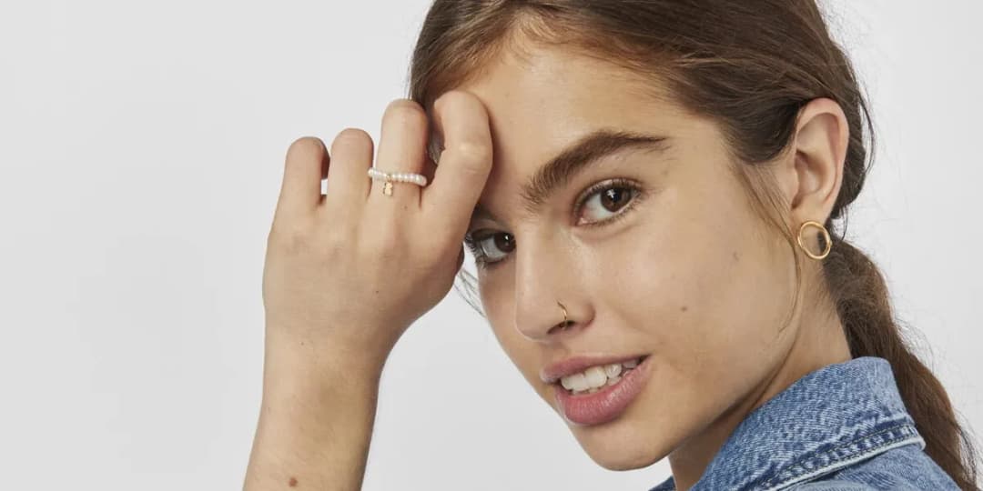Ile goi się kolczyk w nosie nostril? Sprawdź, jak uniknąć problemów